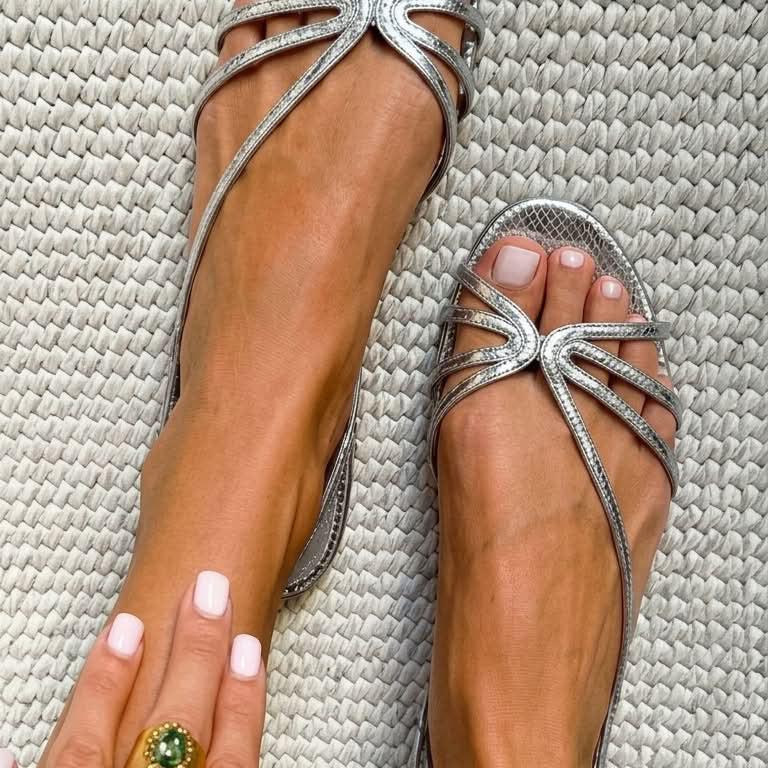 Ginevra |Gold Sandals: Summer Elegance