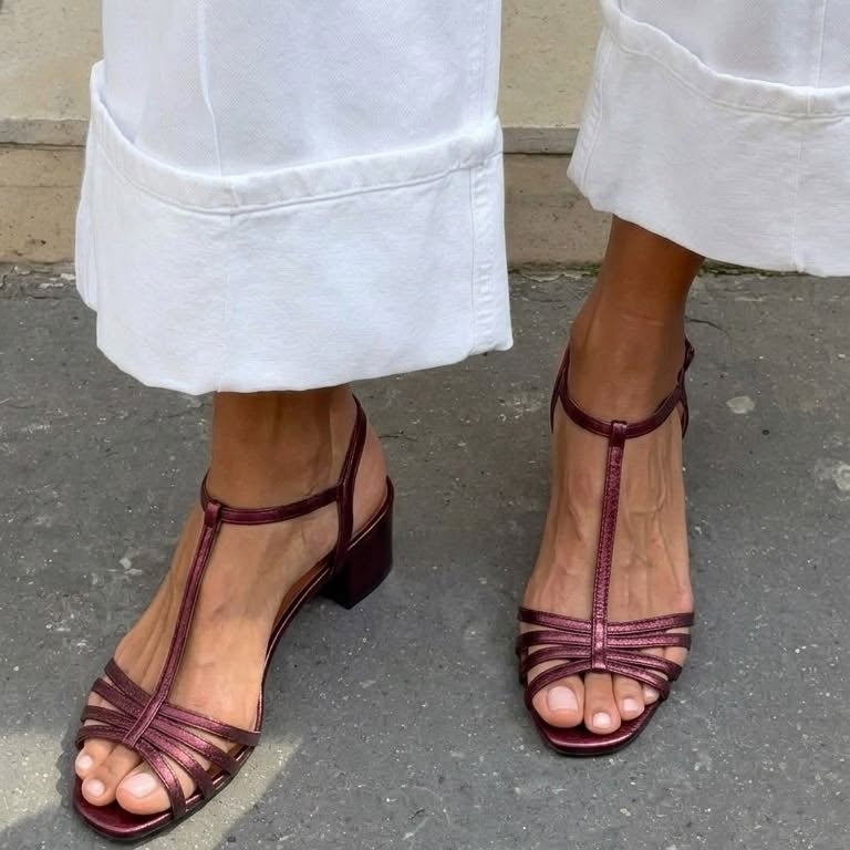 Allegra | Gold Sandals: Everyday Elegance