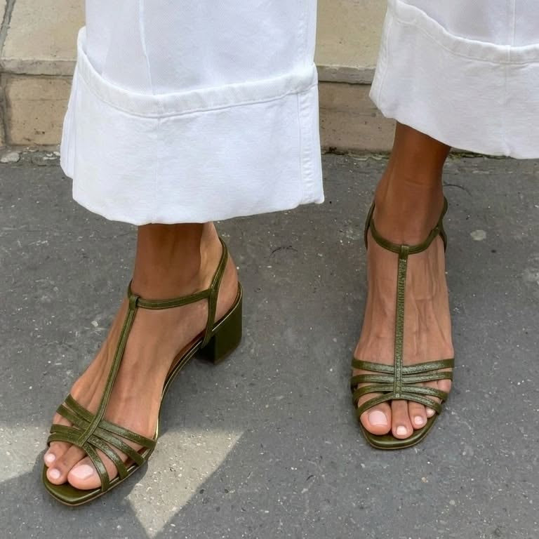 Allegra | Gold Sandals: Everyday Elegance
